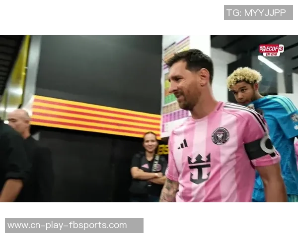 特朗普空降NFL抢镜，伊万卡全家露脸MLS，三个孩子担任梅西的球童